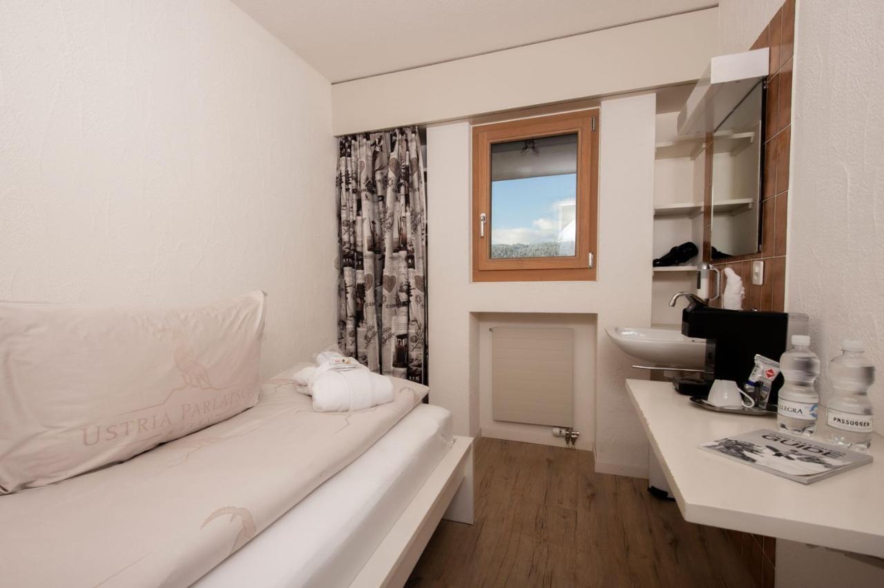 Hotel Ustria Parlatsch Trin Ngoại thất bức ảnh