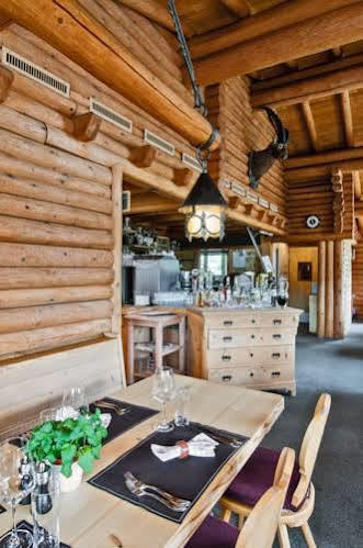 Hotel Ustria Parlatsch Trin Ngoại thất bức ảnh